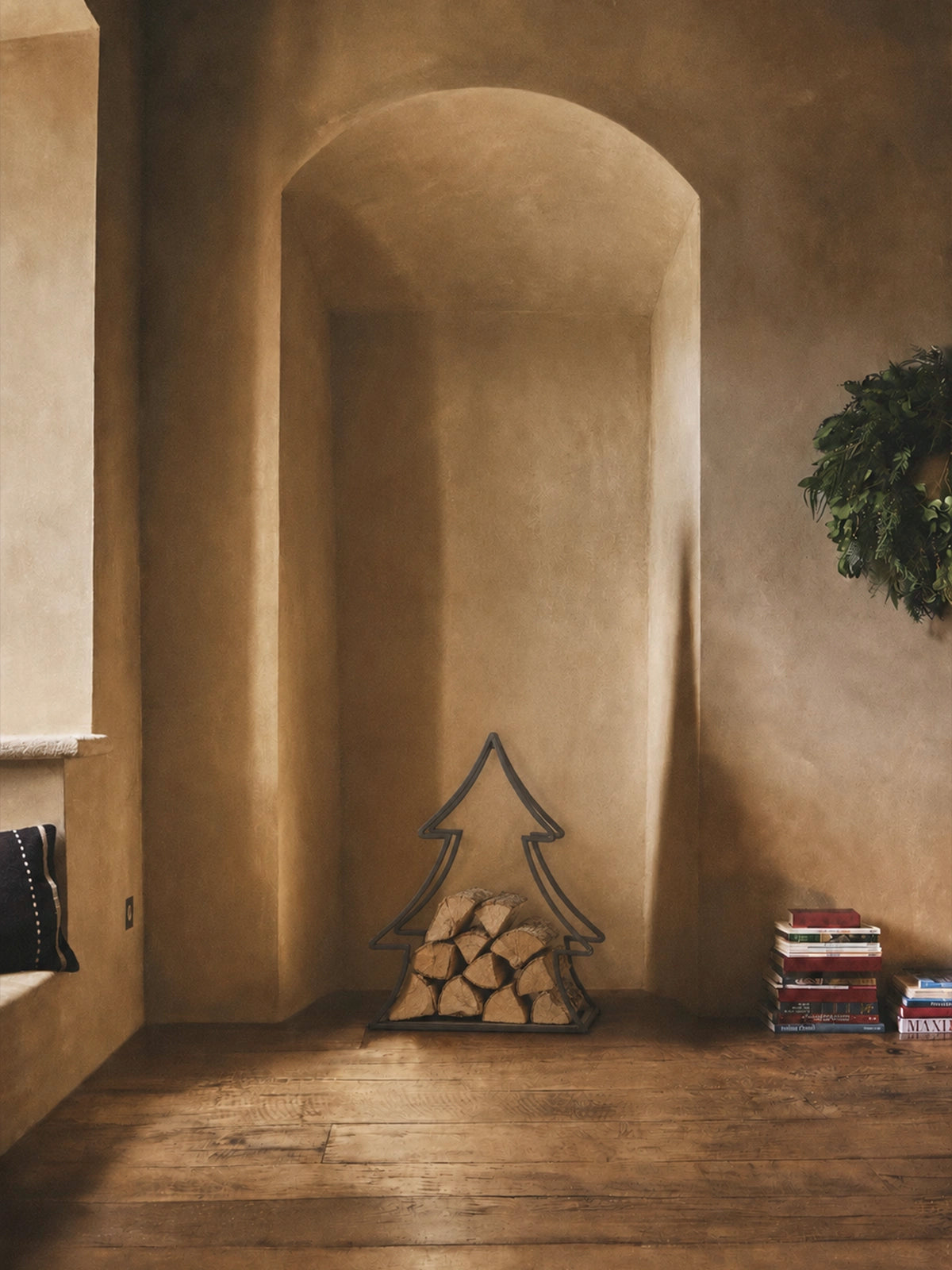 Leñero Árbol de Navidad de Metal Negro – 56 × 28 × 70 cm