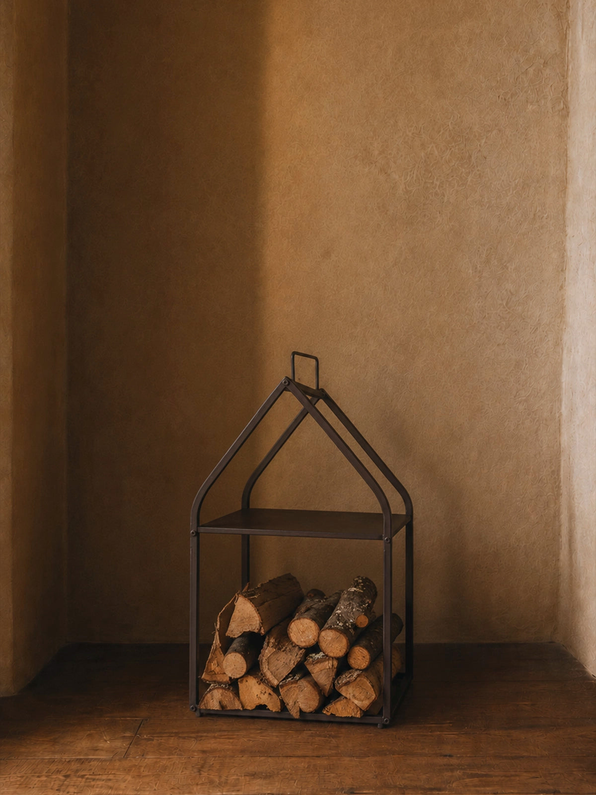 Leñero Casita de Metal Negro – 38 × 31 × 76 cm