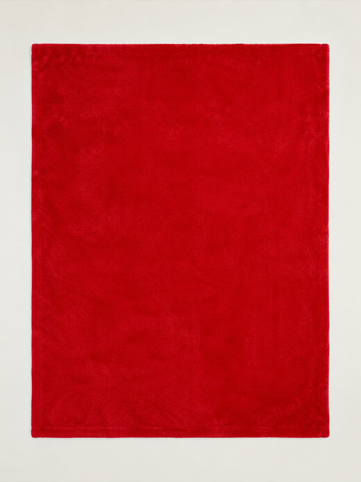 Manta Plaid Roja de Poliéster Suave – 130 × 180 cm