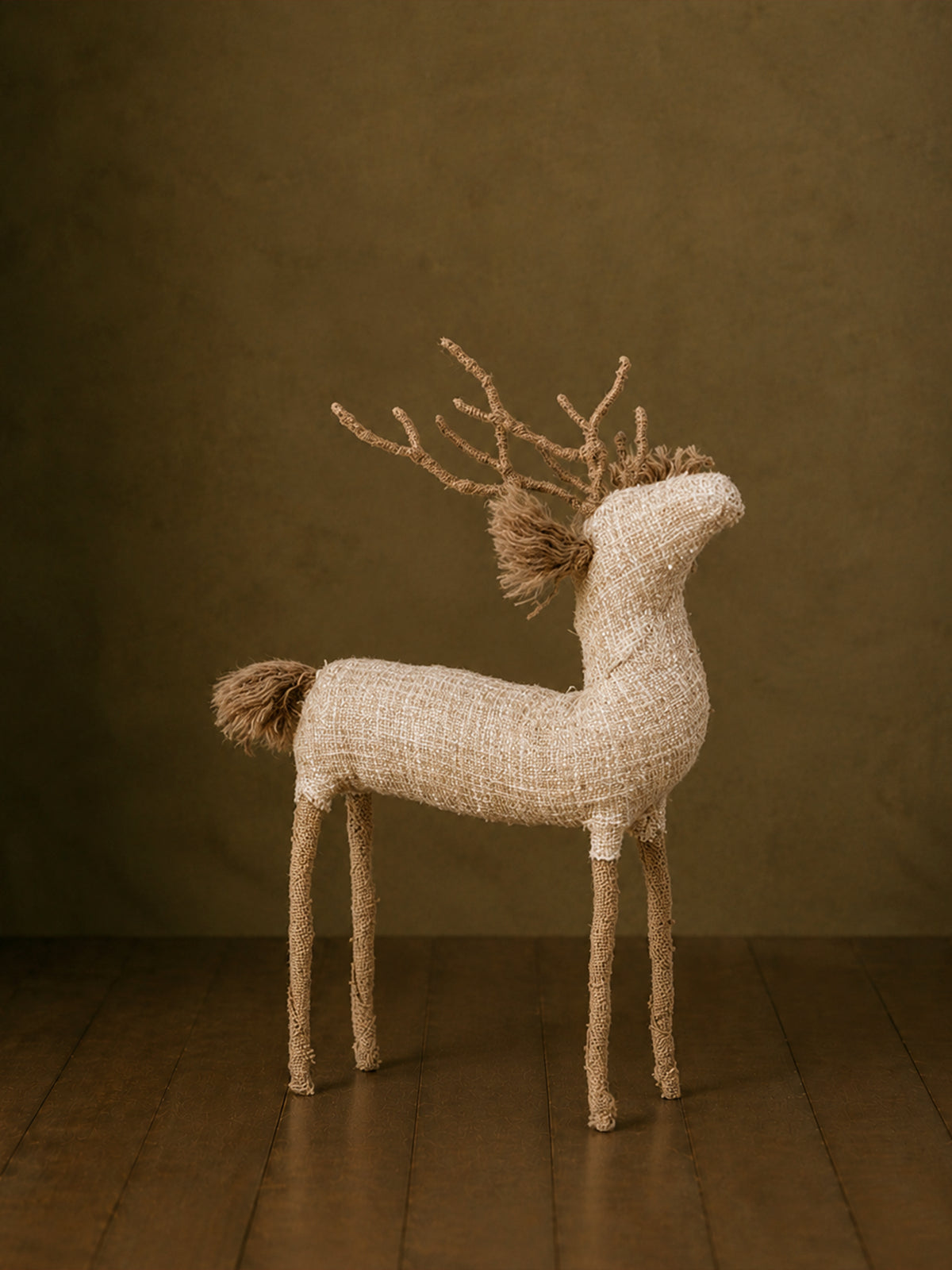 Reno Navideño de Papel Maché y Lúrex Blanco y Dorado 32 cm