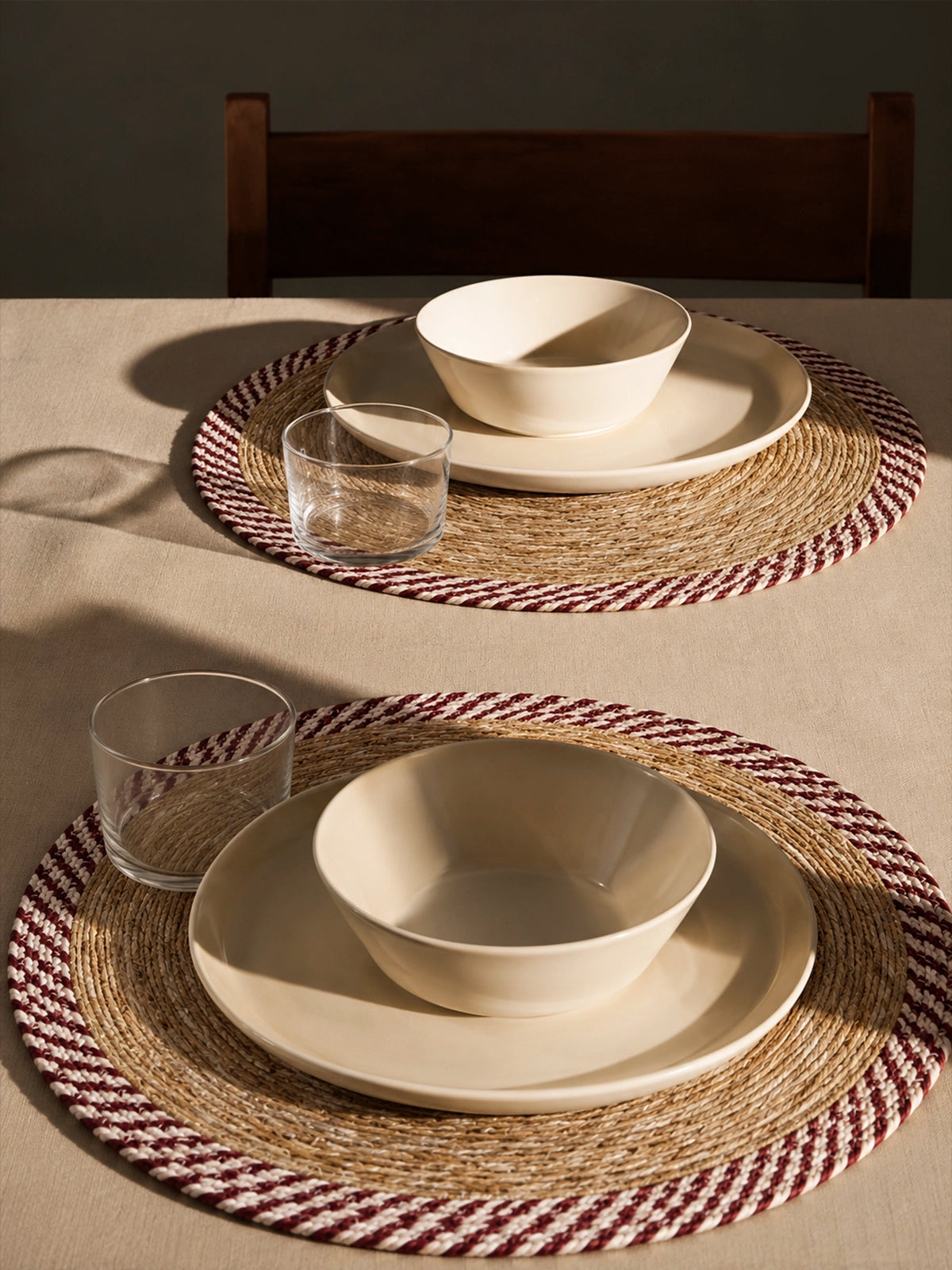 Set de 2 Individuales de Seagrass Bruna – Burdeos y Natural Ø37 cm