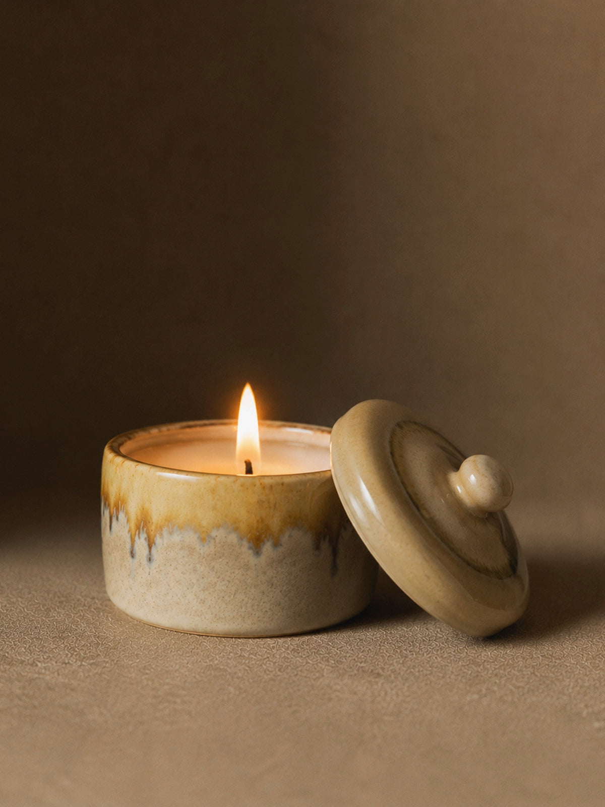 Set de 2 Velas en Tarro de Cerámica – Beige y Verde Oliva