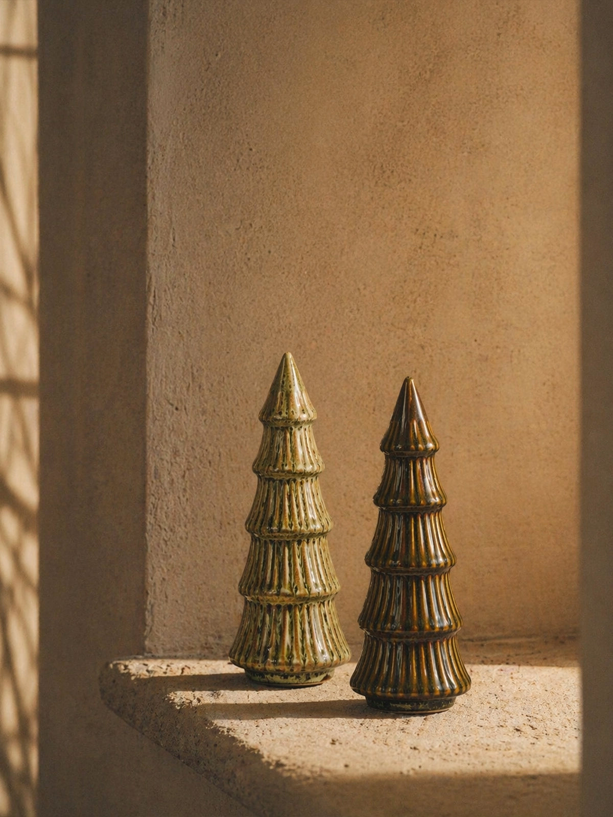 Set de 2 Árboles de Navidad de Gres Verde – 26 cm