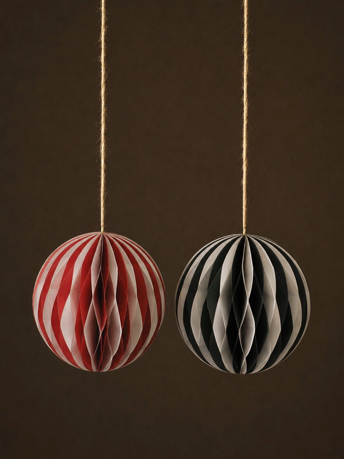 Set de 6 Bolas de Navidad de Papel – Rojo y Negro Ø25 cm