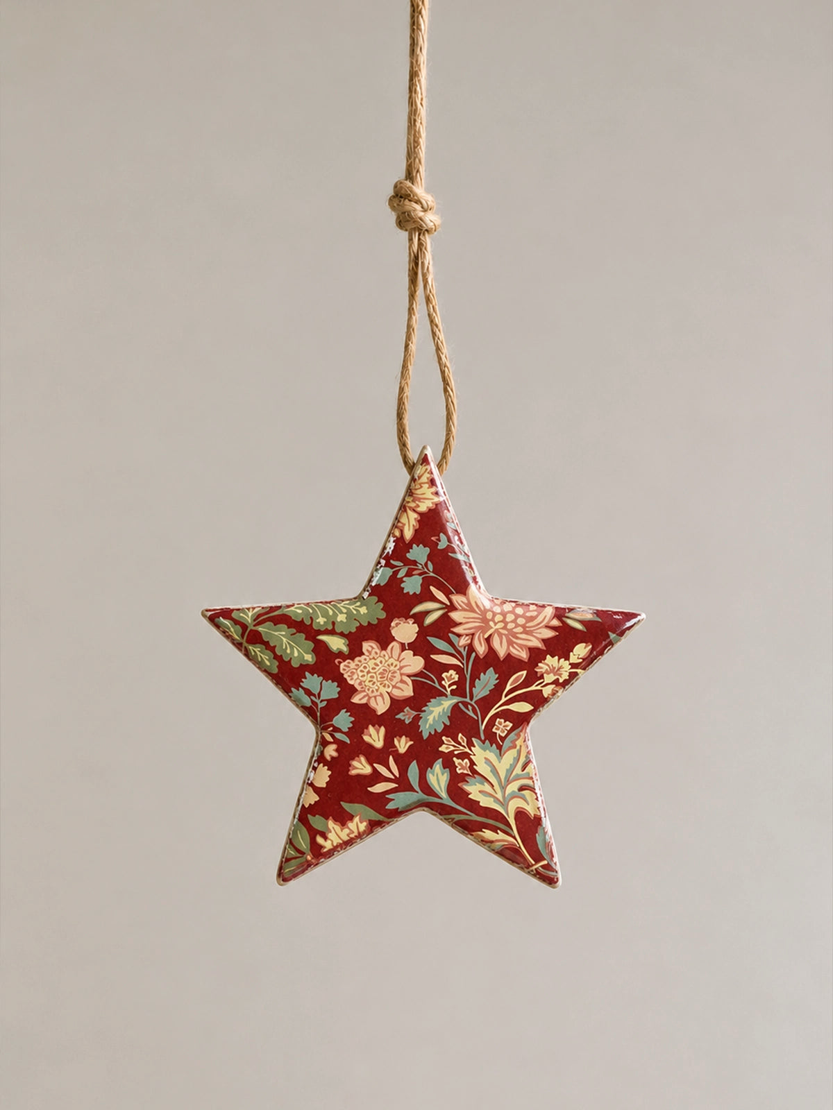 Set de 6 Estrellas Navideñas Colgantes de Madera de Mango – Burdeos Floral 11 × 11 cm