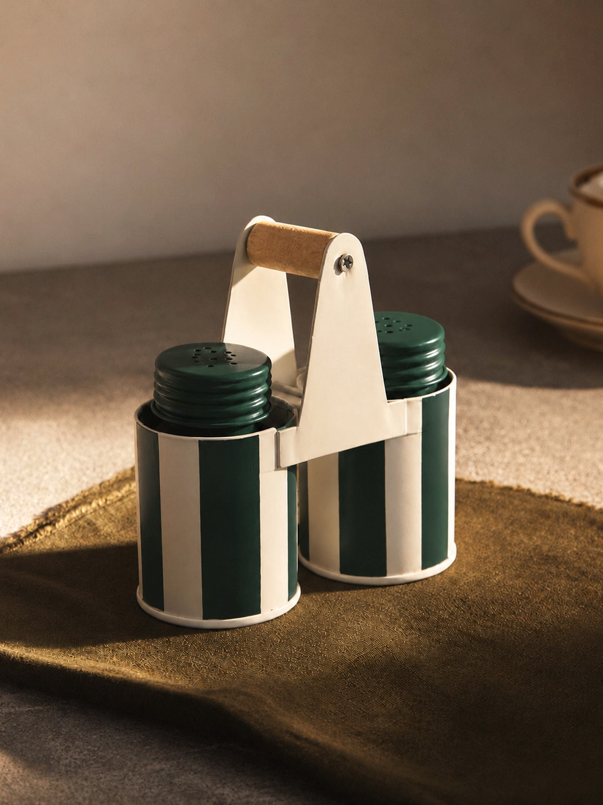 Set Salero y Pimentero de Rayas Verde Inglés y Blanco – 13 × 7 × 15 cm