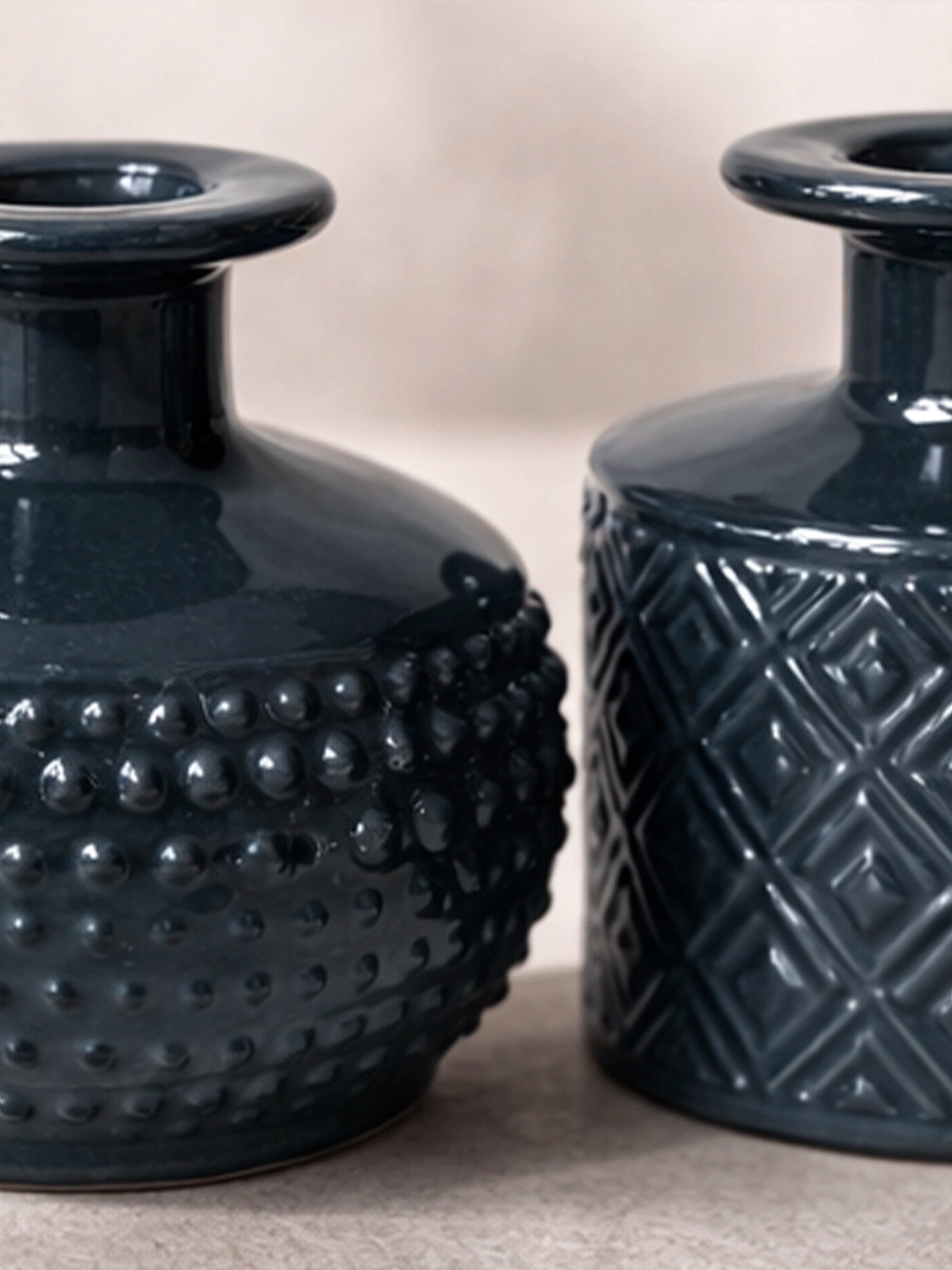 Juego de 3 botellitas decorativas Granda de vidrio reciclado azul plomo 12 cm — set sostenible sin plomo