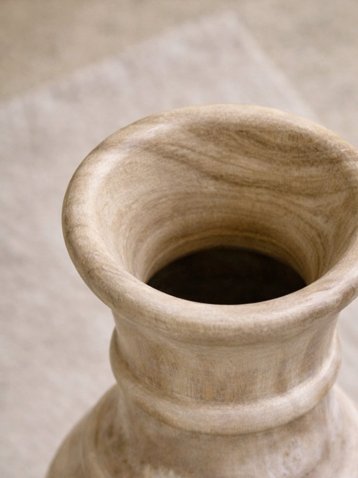 Jarrón Kale de madera de paulownia natural 22x50 cm — jarrón decorativo alto y escultórico