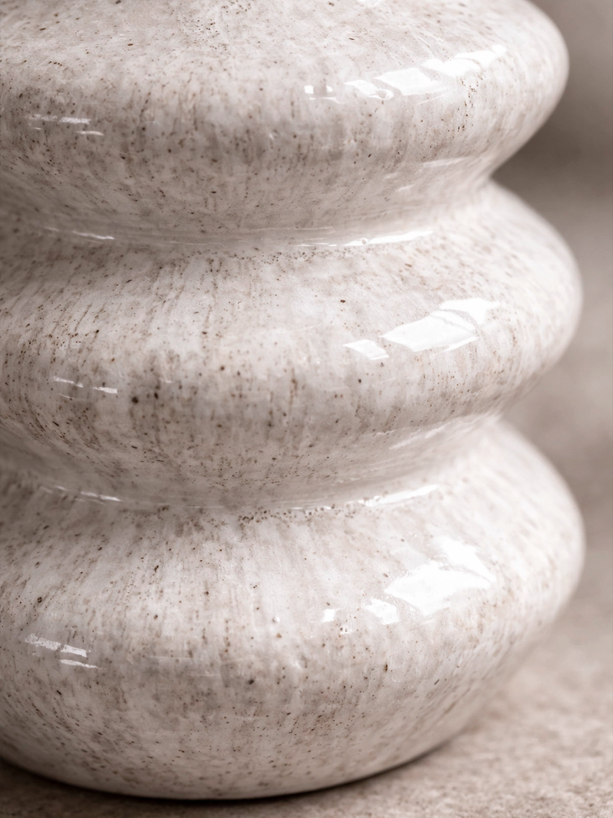 Jarrón de cerámica Berlin decorativo 18x31 cm — jarrón artesanal en tonos neutros