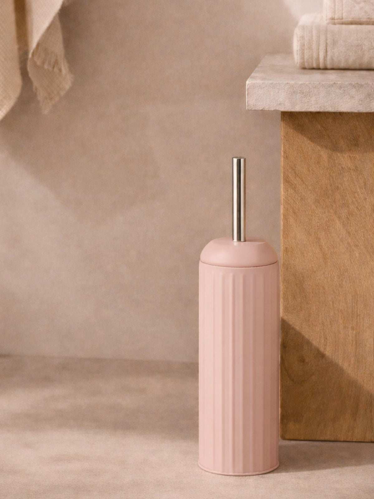 Escobilla de baño metal líneas suaves