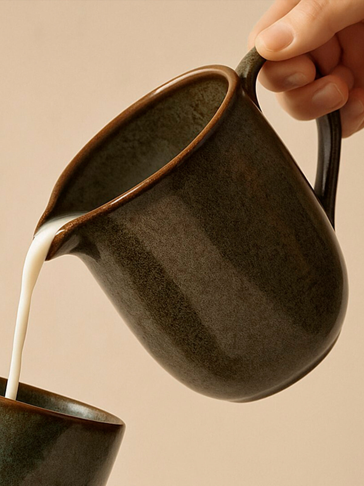 Jarra color verde jade de ceramica perfecta para la hora del té